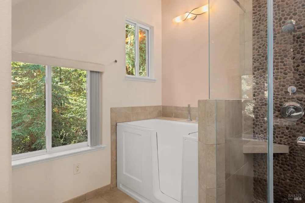 11532 Occidental Road Sebastopol, CA 95472