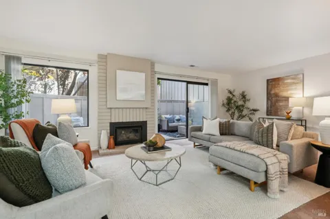 3 Duarte Court