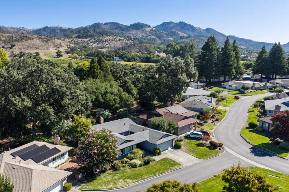 76 Aspen Meadows Circle Santa Rosa, CA 95409