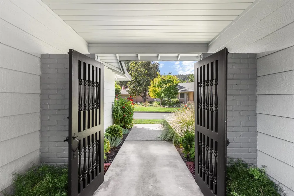 76 Aspen Meadows Circle Santa Rosa, CA 95409