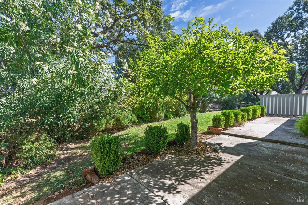 76 Aspen Meadows Circle Santa Rosa, CA 95409