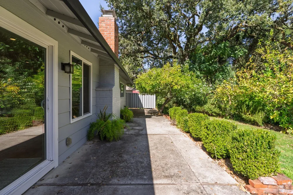76 Aspen Meadows Circle Santa Rosa, CA 95409