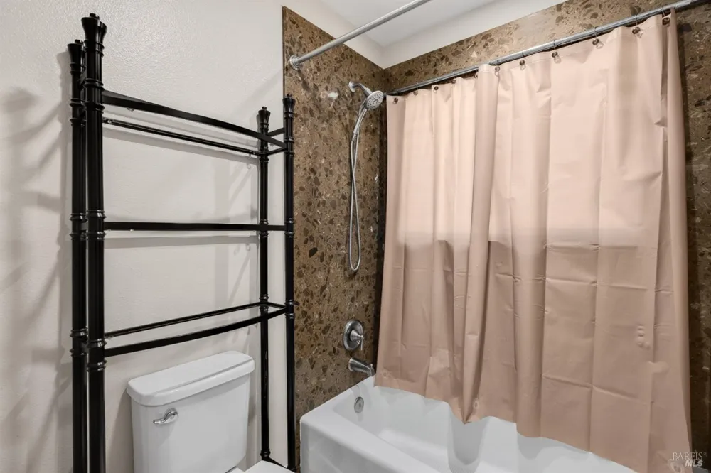 76 Aspen Meadows Circle Santa Rosa, CA 95409