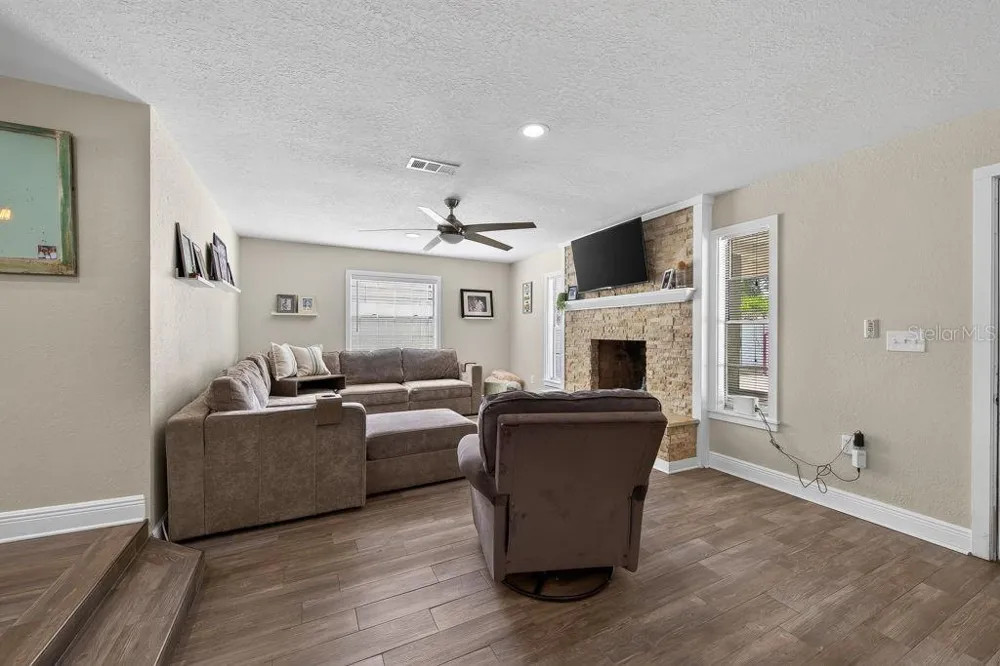 4710 W TRILBY AVENUE Tampa, FL 33616