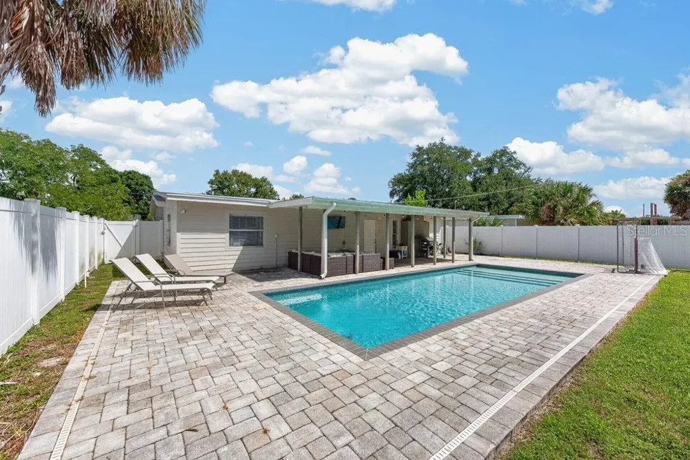 4710 W TRILBY AVENUE Tampa, FL 33616