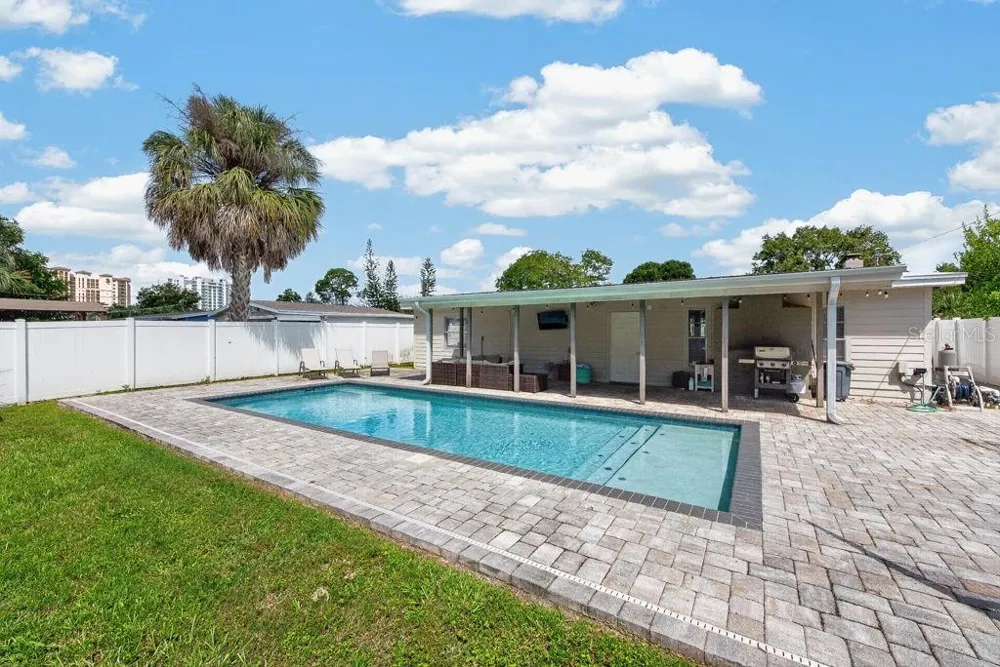 4710 W TRILBY AVENUE Tampa, FL 33616