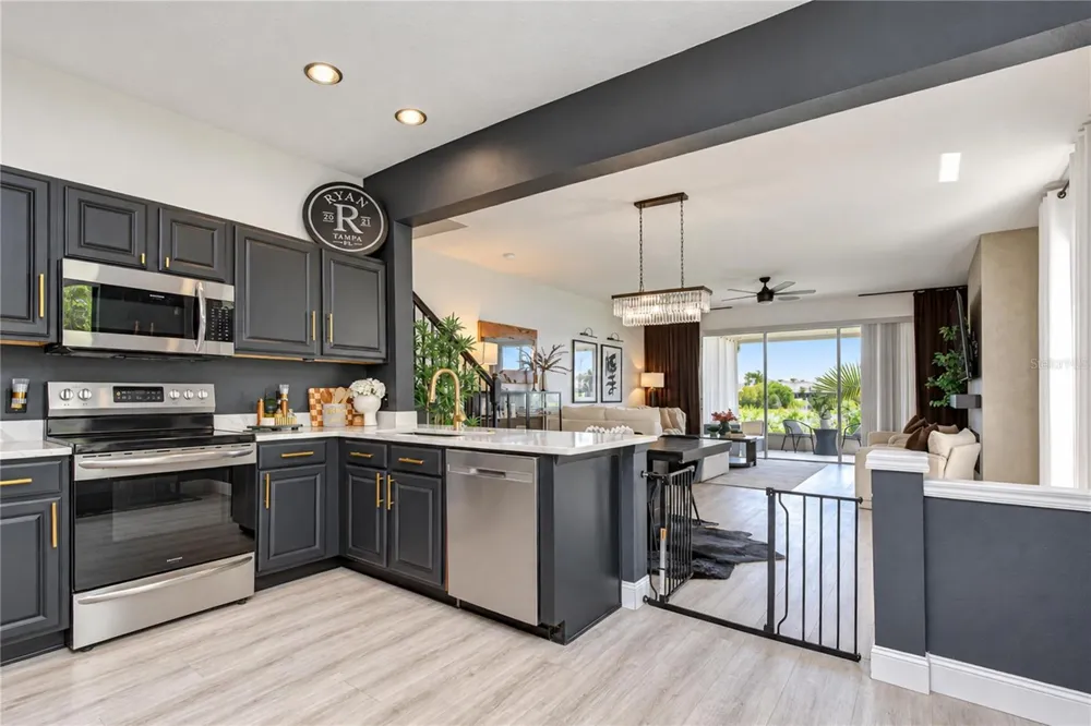 4826 BARNSTEAD DRIVE Riverview, FL 33578