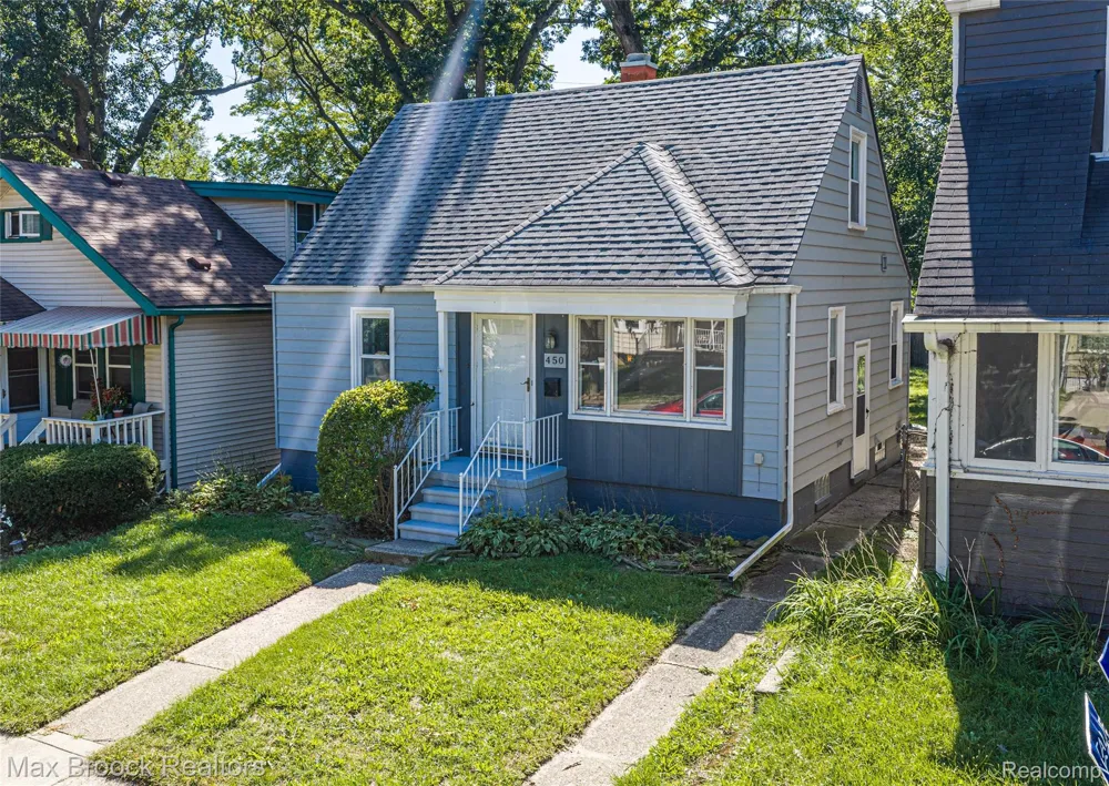 450 E MAPLEHURST STREET Ferndale City, MI 48220