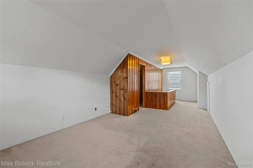 450 E MAPLEHURST STREET Ferndale City, MI 48220