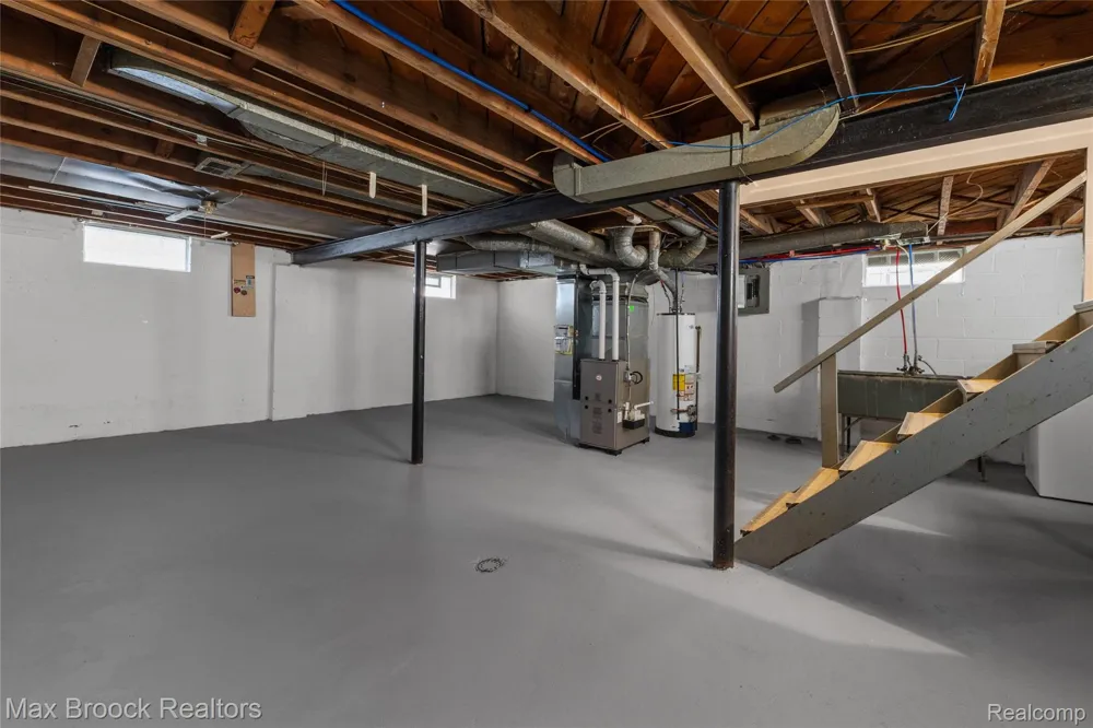 450 E MAPLEHURST STREET Ferndale City, MI 48220