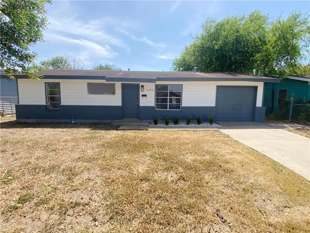 1433 Madrid Drive Corpus Christi, TX 78416