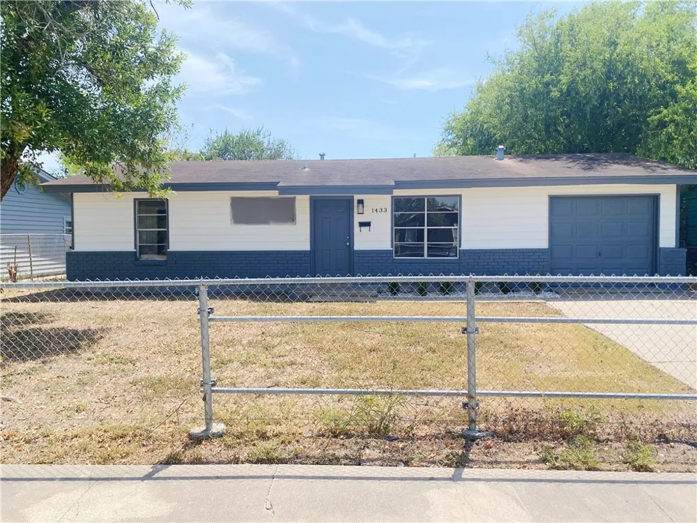 1433 Madrid Drive Corpus Christi, TX 78416