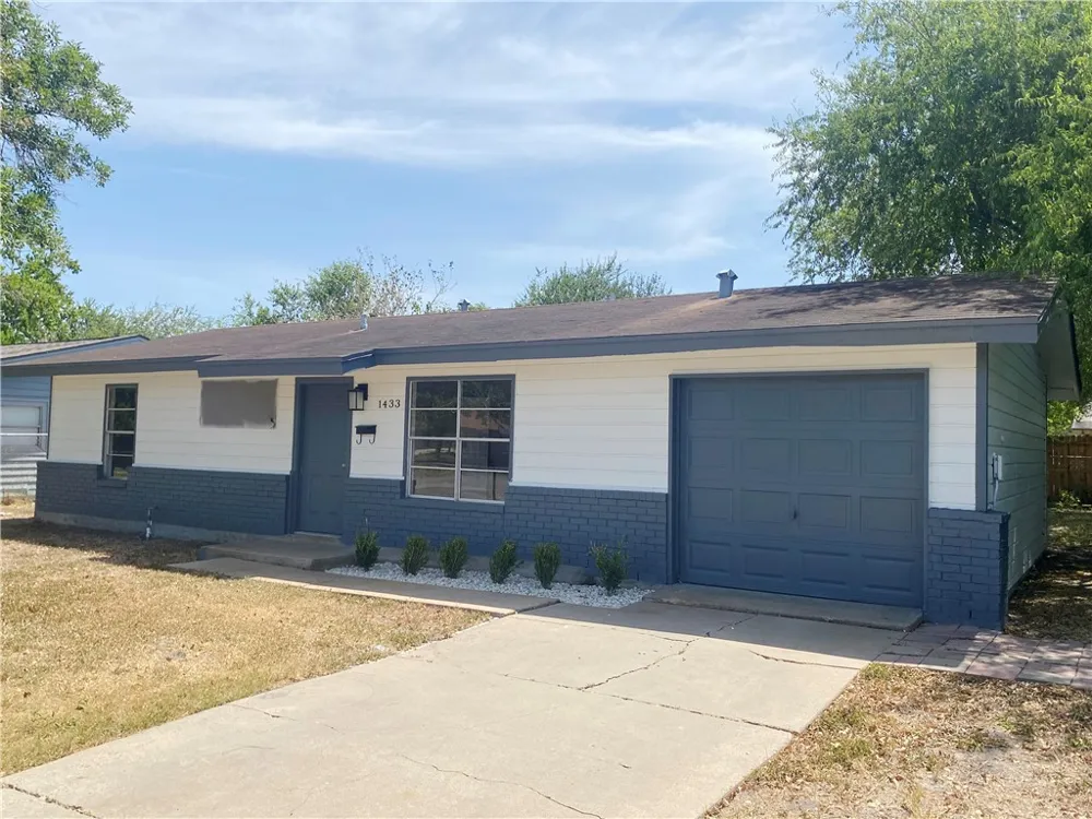 1433 Madrid Drive Corpus Christi, TX 78416