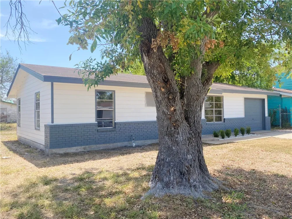 1433 Madrid Drive Corpus Christi, TX 78416