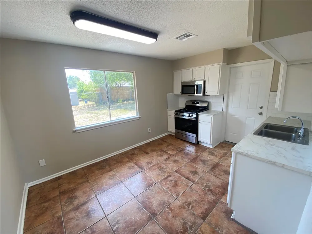 1433 Madrid Drive Corpus Christi, TX 78416