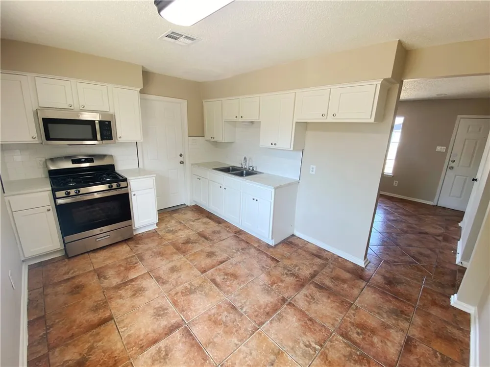 1433 Madrid Drive Corpus Christi, TX 78416