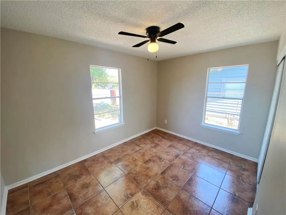 1433 Madrid Drive Corpus Christi, TX 78416