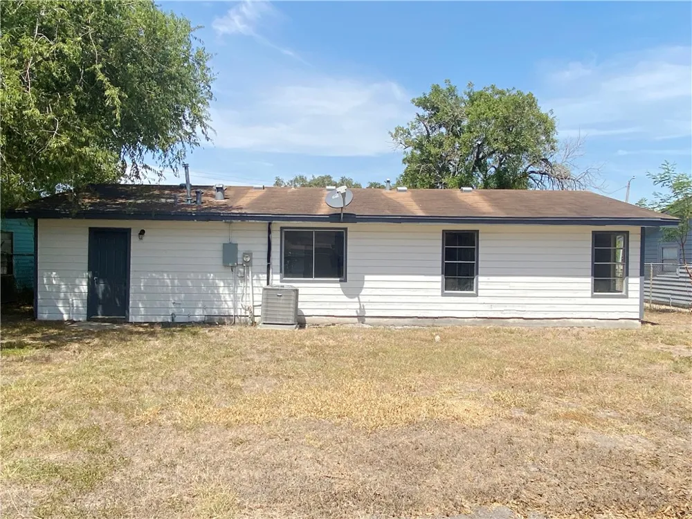 1433 Madrid Drive Corpus Christi, TX 78416