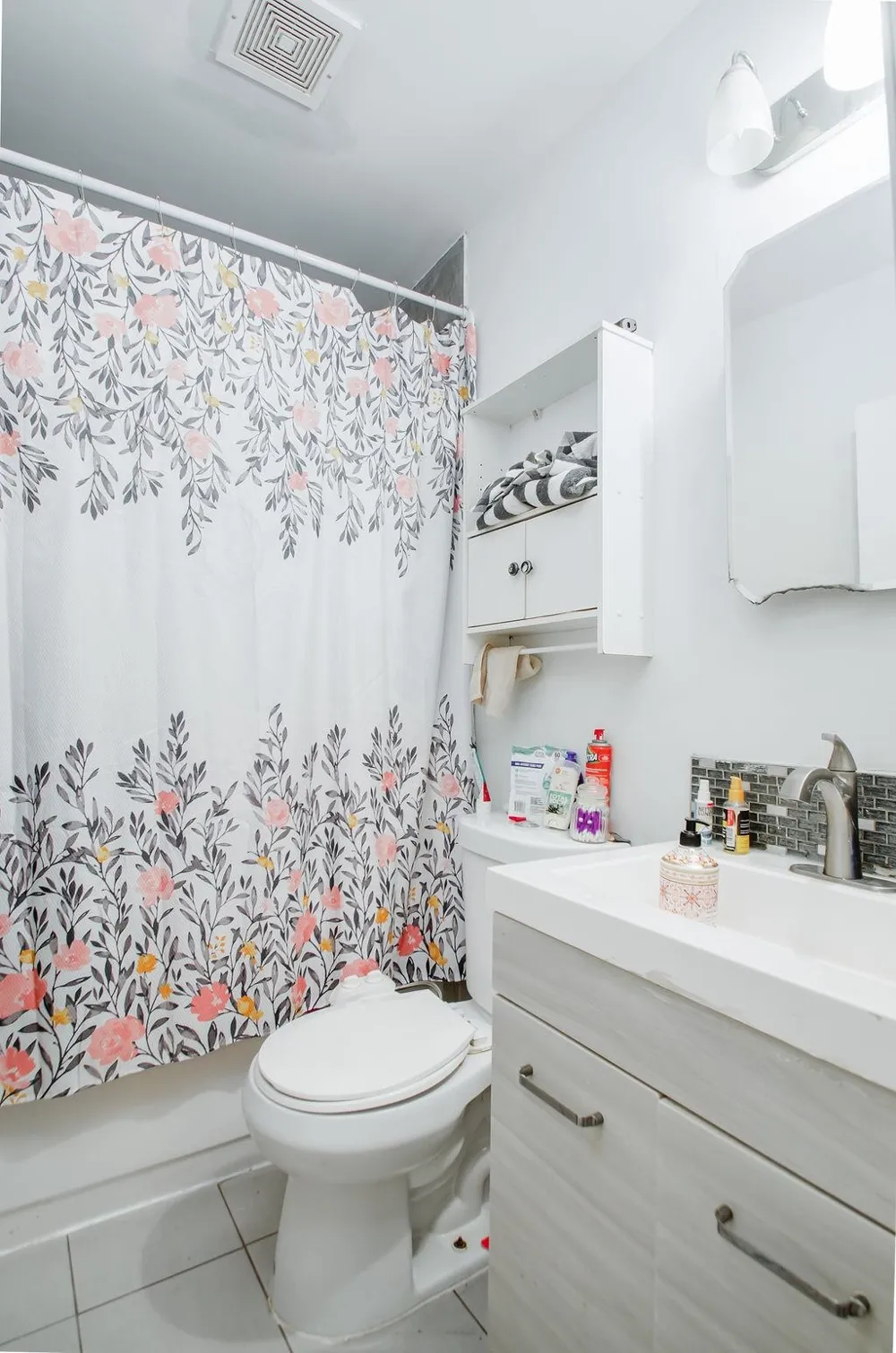 25 ROMAINE AVE Jersey City, NJ 07306