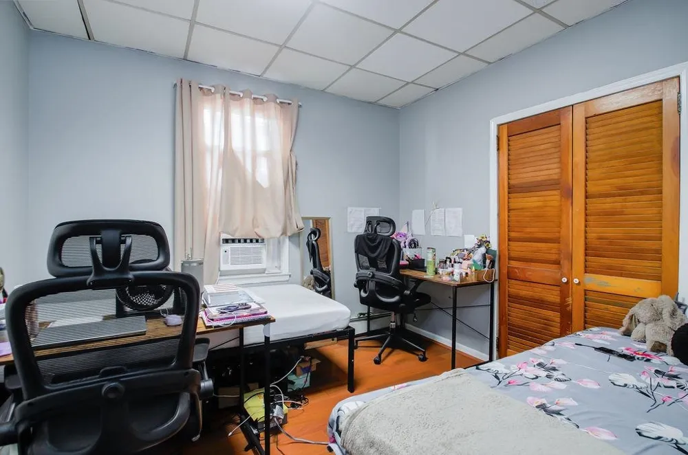 25 ROMAINE AVE Jersey City, NJ 07306