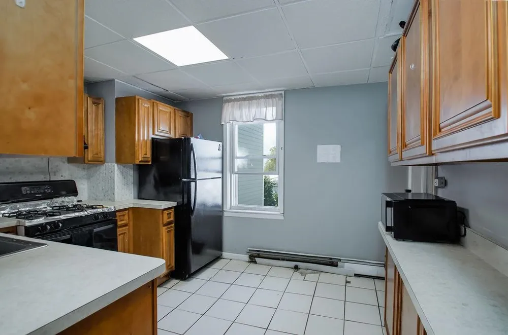 25 ROMAINE AVE Jersey City, NJ 07306