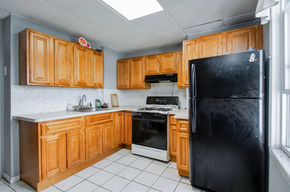 25 ROMAINE AVE Jersey City, NJ 07306