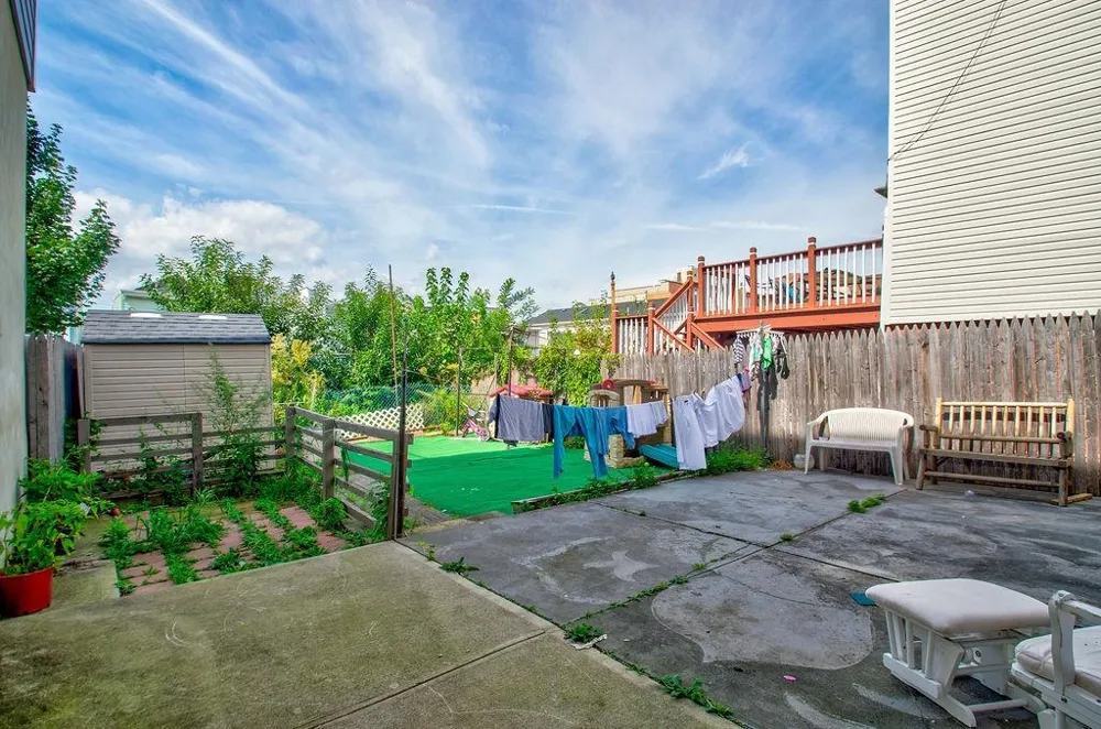 25 ROMAINE AVE Jersey City, NJ 07306