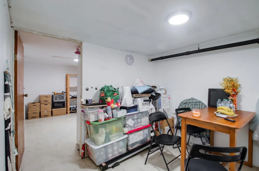 25 ROMAINE AVE Jersey City, NJ 07306