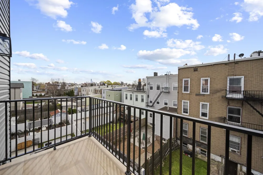 115 CHARLES ST Jersey City, NJ 07307