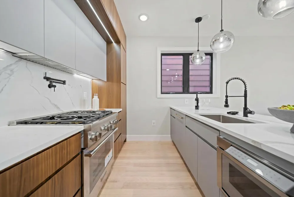 115 CHARLES ST Jersey City, NJ 07307