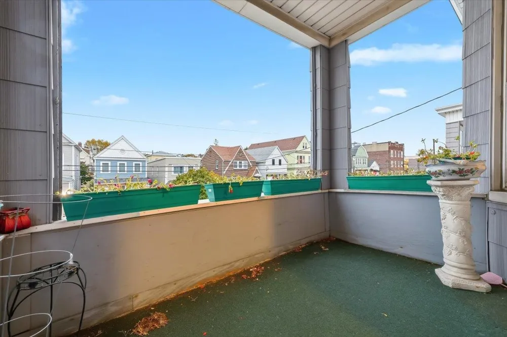 98 WEST 47TH ST Bayonne, NJ 07001