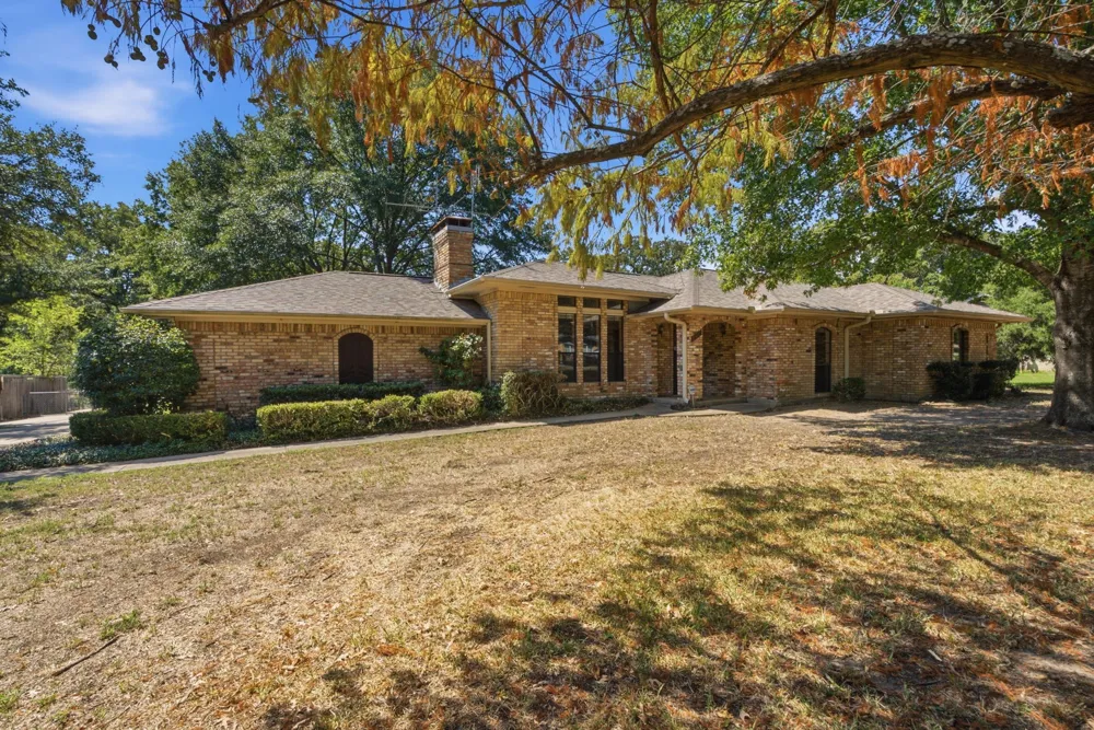 109 Clover Drive Gun Barrel City, TX 75156