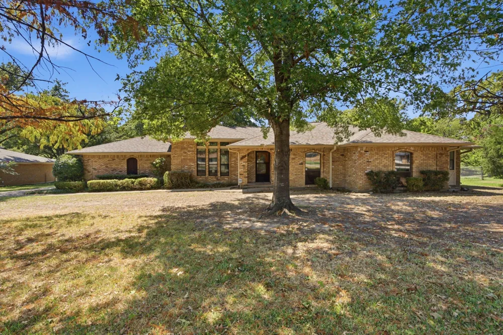 109 Clover Drive Gun Barrel City, TX 75156