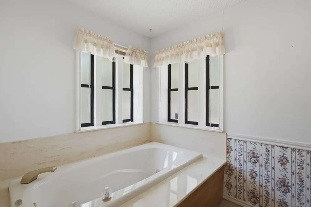 109 Clover Drive Gun Barrel City, TX 75156