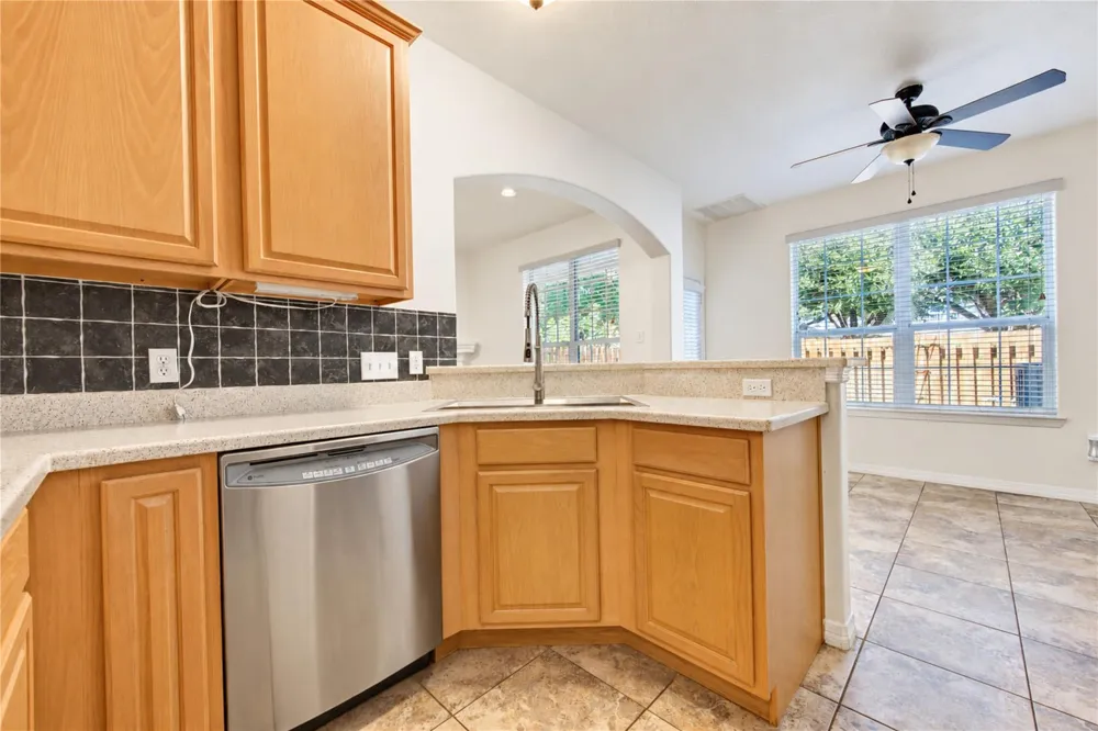 7522 S Linpar Court Houston, TX 77040