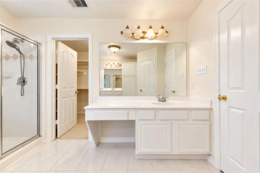 7522 S Linpar Court Houston, TX 77040