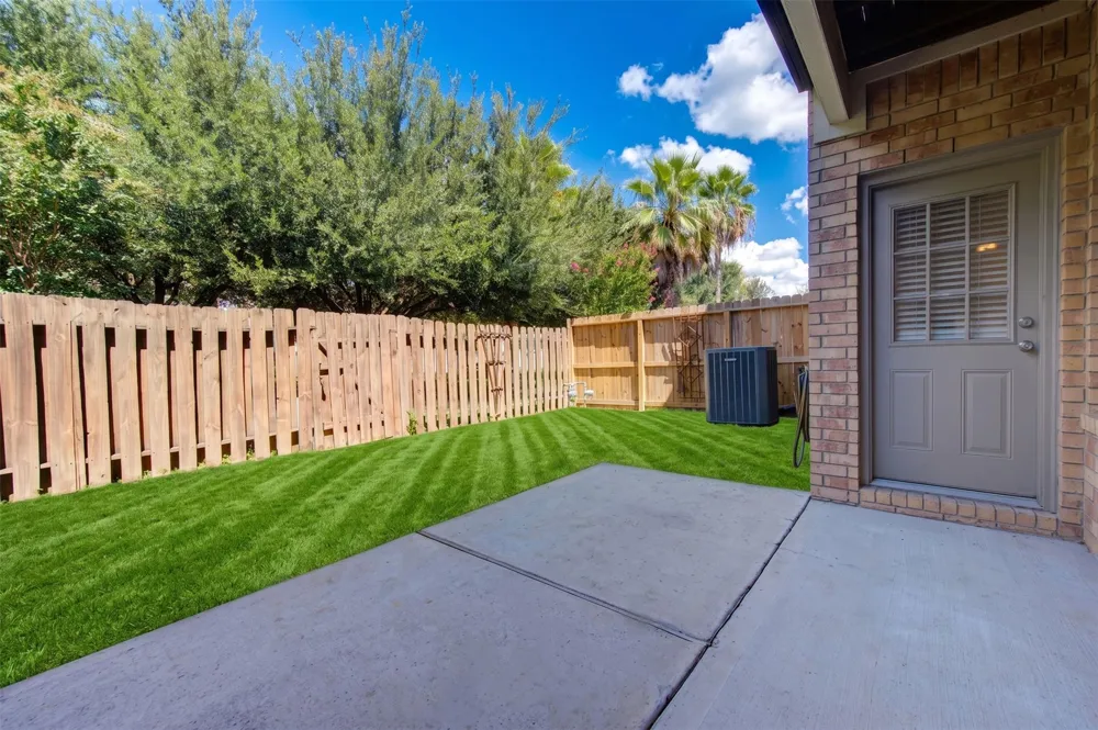 7522 S Linpar Court Houston, TX 77040