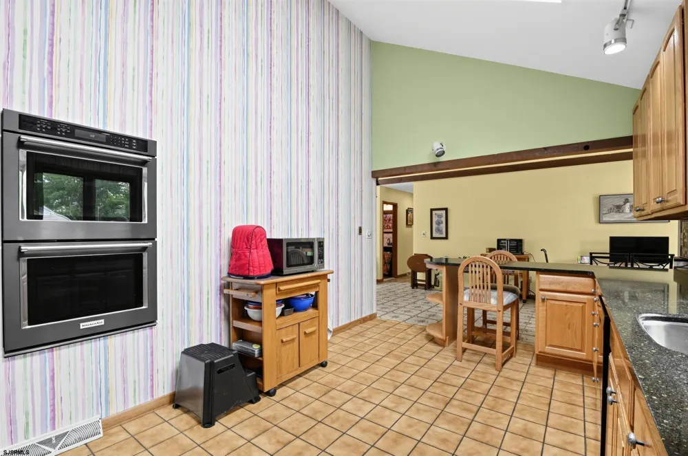 203 Dove Ln Marmora, NJ 08223