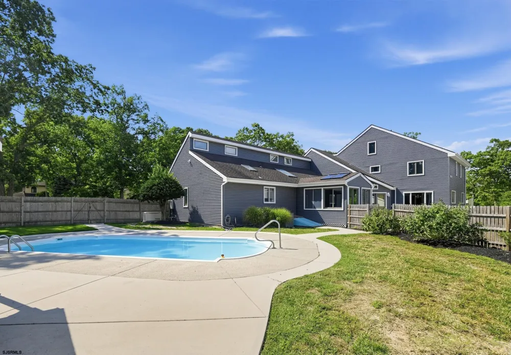 203 Dove Ln Marmora, NJ 08223