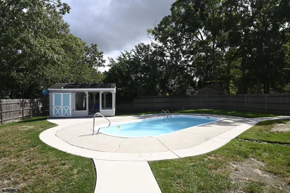 203 Dove Ln Marmora, NJ 08223