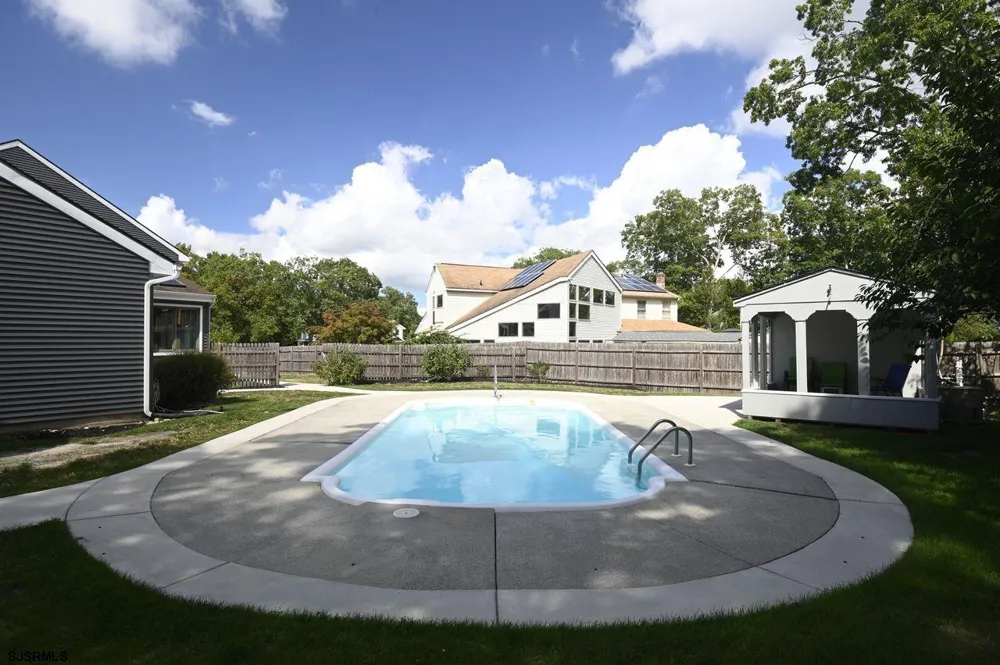 203 Dove Ln Marmora, NJ 08223