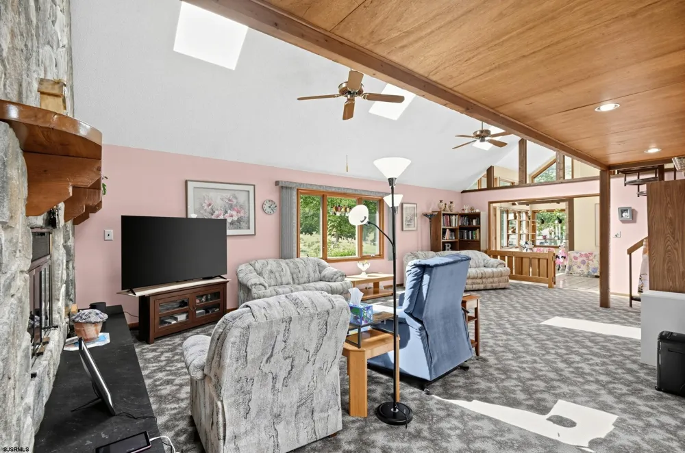 203 Dove Ln Marmora, NJ 08223