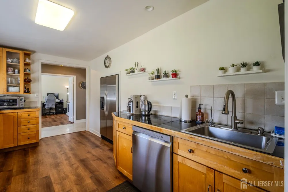 19 Rebecca Place Piscataway, NJ 08854