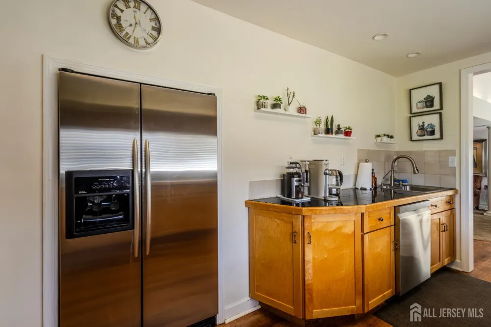 19 Rebecca Place Piscataway, NJ 08854