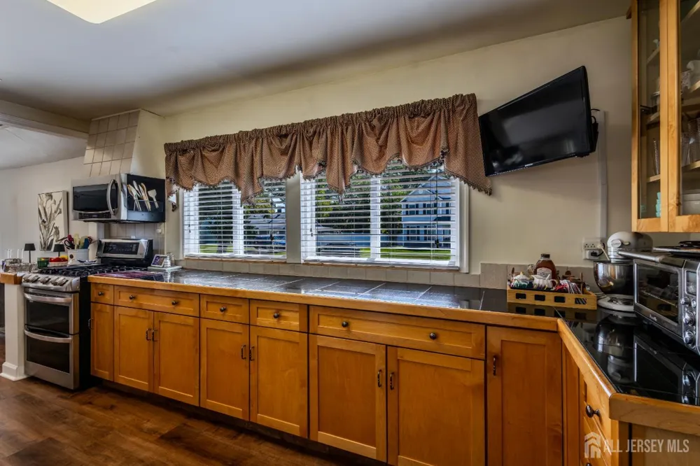 19 Rebecca Place Piscataway, NJ 08854
