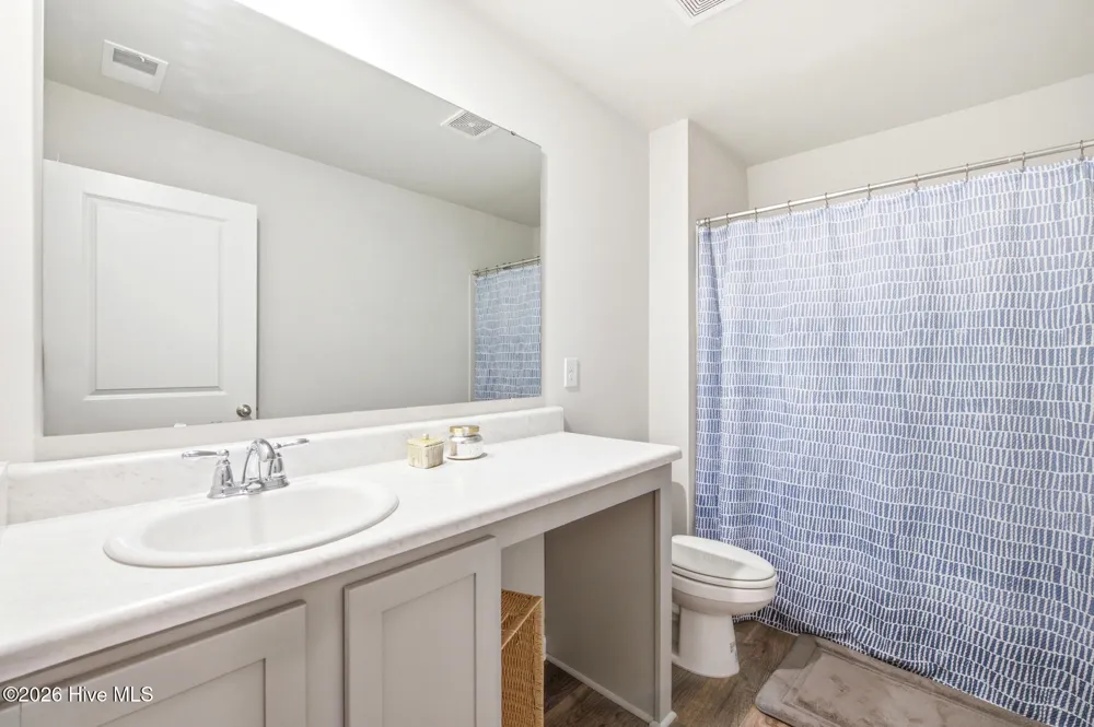 8328 E Highcroft Drive NE Leland, NC 28451
