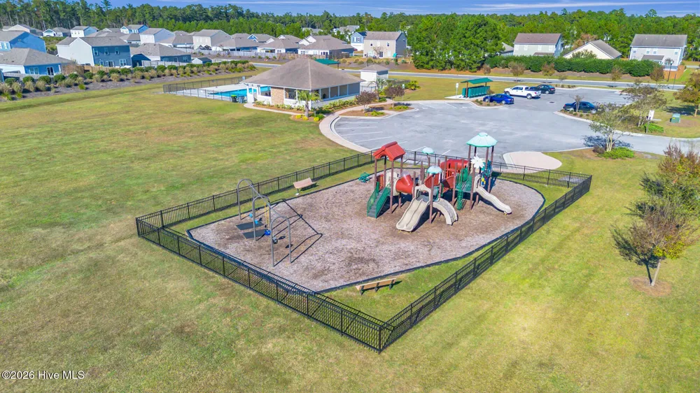 8328 E Highcroft Drive NE Leland, NC 28451