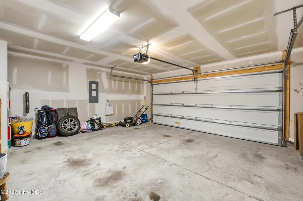8328 E Highcroft Drive NE Leland, NC 28451