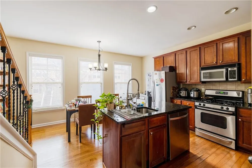 625 Grove Manor Park #182 Suwanee, GA 30024