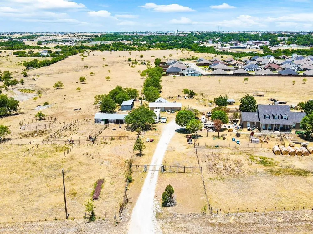 9501 Fm 2331 Godley, TX 76044